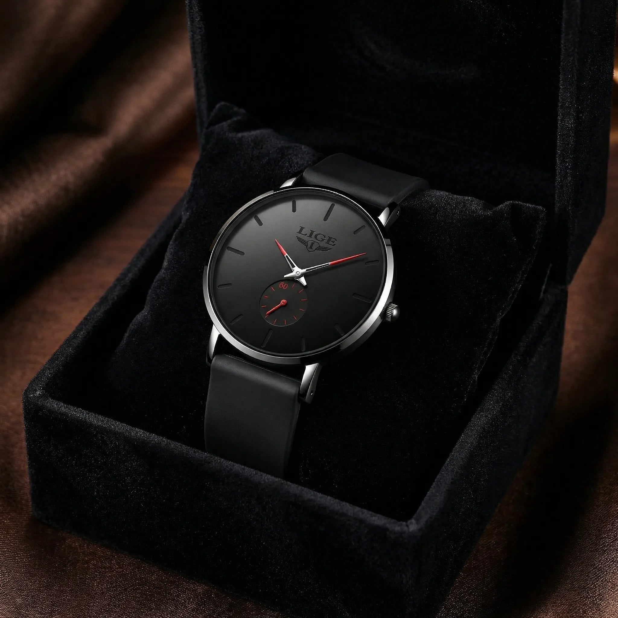 Front presentation of a sleek minimalist watch, a timeless modern accessory.