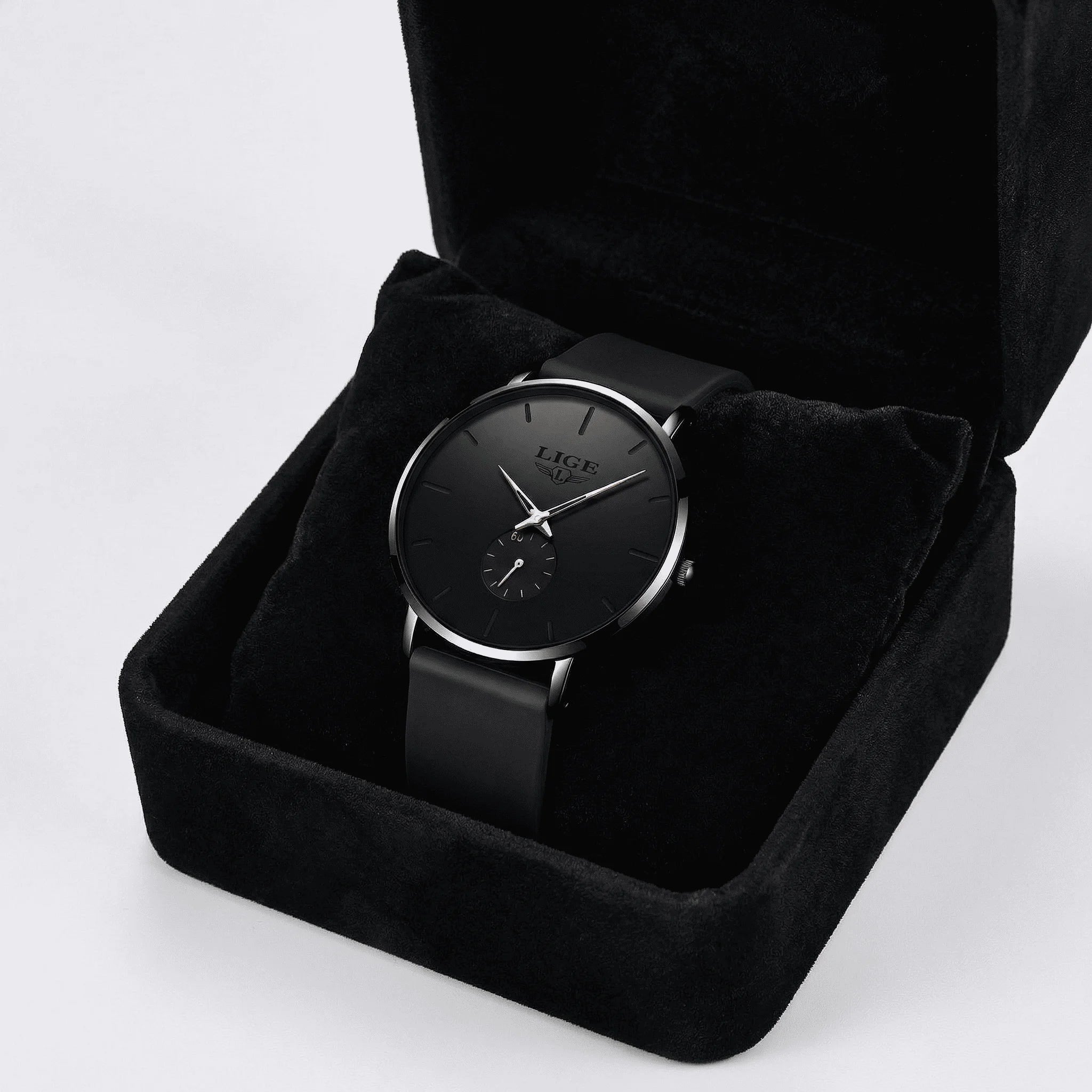 Front presentation of a sleek minimalist watch, a timeless modern accessory.
