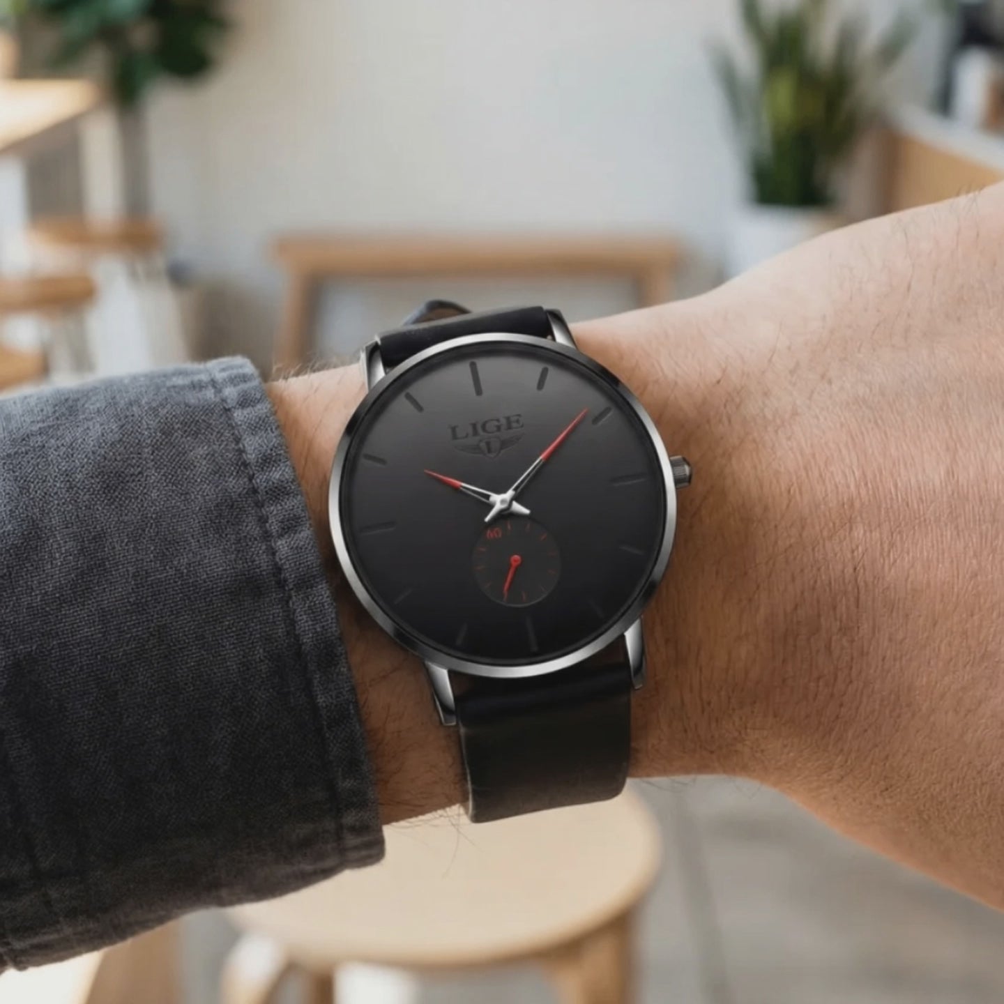 Detailed look at the Novus Dial Minimalist Mesh Band Red, a watch with leather strap.